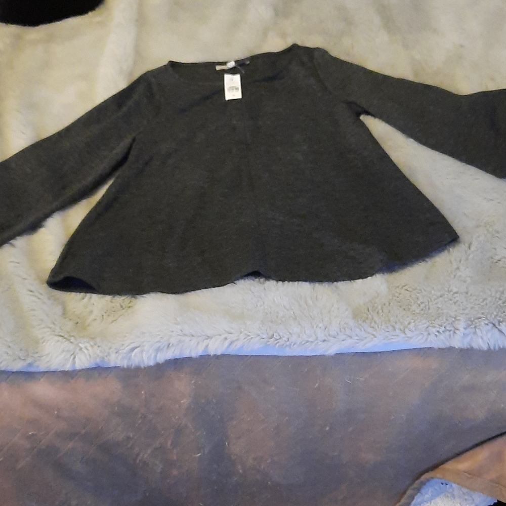 Sweatshirt bell top.